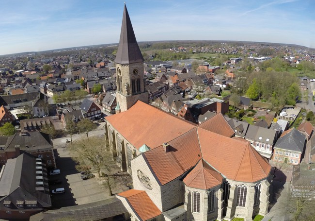 Drohnenaufnahme Otgerkirche